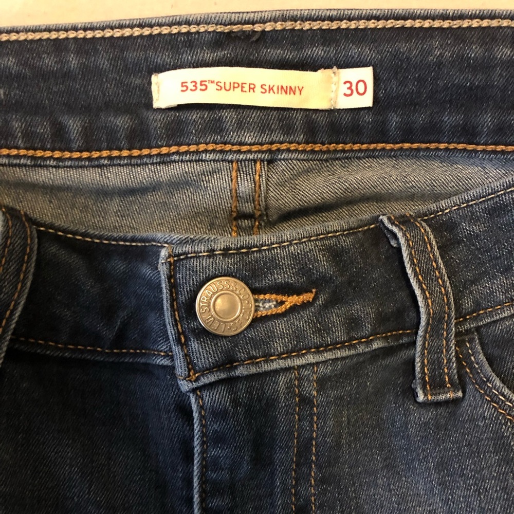 Levi’s - Picture 2 of 3